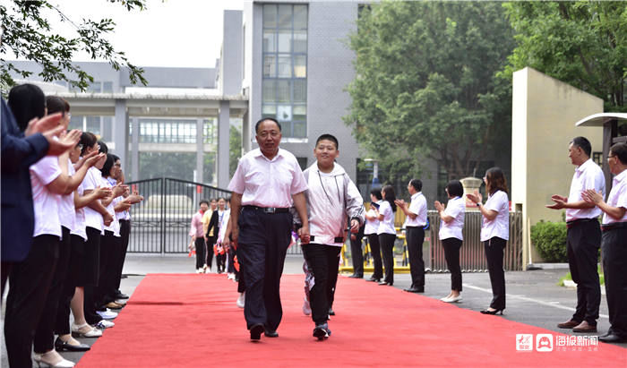 入学|山东师范大学大学城实验学校：不一样的开学第一课 满满的“仪式感”