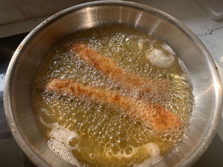 龙利鱼别总蒸着吃,这种做法,外酥里嫩就是香