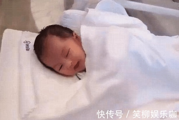 睡眠质量|“最美新生儿”的颜值,让所有宝妈心生羡慕,网友:我愿等她18年