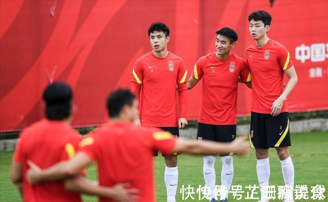 李磊|曝国足大换血:1进2出,1米83飞翼或驰援,王燊超有变,王刚失宠
