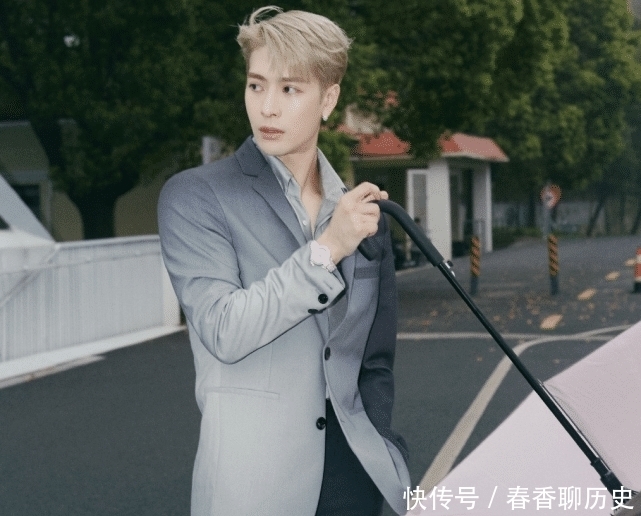 家族 王一博新代言曝光,看清另一代言人,品牌方或走“家族”路线