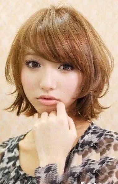 短发尾怎么剪要想剪自己喜欢的短发发型,可参考日系短发