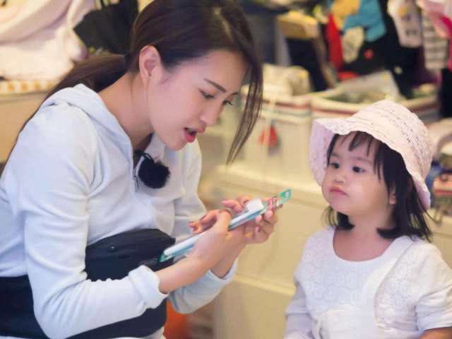 妈妈|爱打扮和不爱打扮的妈妈，养出来的孩子有很大区别，妈妈不妨看下