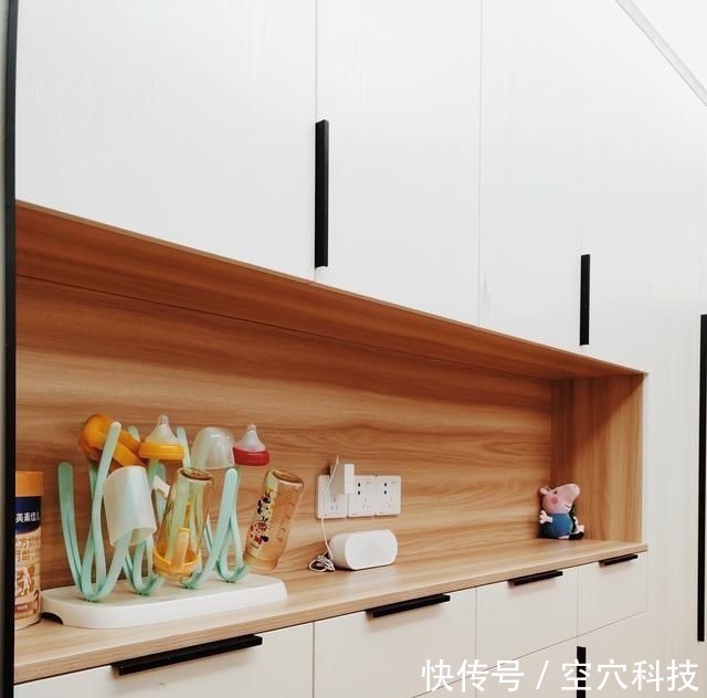 玄關(guān)|她買下42㎡單身公寓,一家三口住,客廳不放沙發(fā),陽臺當(dāng)榻榻米