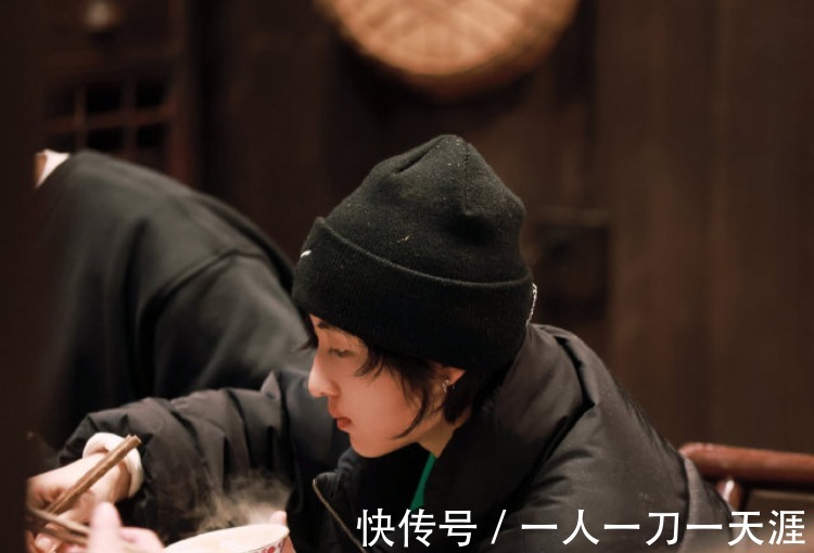 嘉宾|导演为何只选张子枫一位常驻女嘉宾看完首期节目后,终于明白了