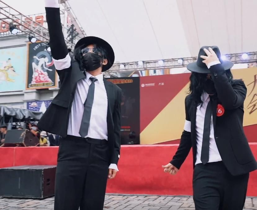 遮羞布 现金变代金券,邓超吐槽导演组太过分,五哈遮羞布被揭开!