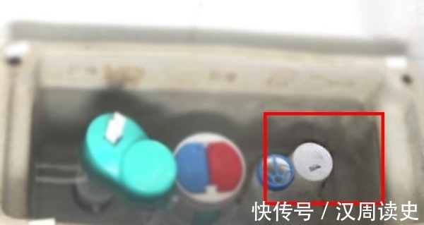 卫生间|用完的化妆品瓶子先别扔,只需简单几步放在卫生间里,效果真不错