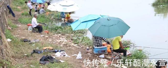 湖北一河道成天然黑坑,成百上千的钓友蜂拥而至,钓王邓刚也来了