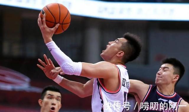 合同|同为现象级人气球星，郭艾伦和胡明轩，如今谁的身价更高？