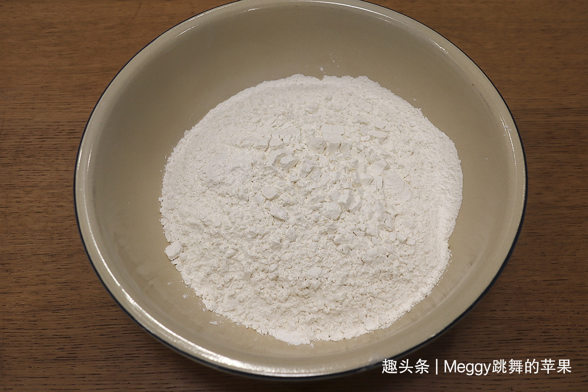 中筋面粉|3种口味的家常饼,外皮酥香柔软多层,切一刀卷一卷就这么简单