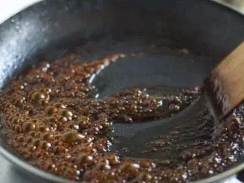 家常红烧猪蹄，满满的胶原蛋白，女人要常吃，更显年轻