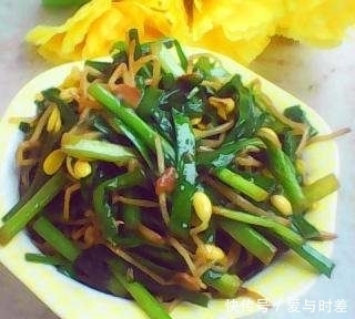 黄豆芽|黄豆芽和此物一起炒,湿气跑了,肝也干净了,给身体来个大扫除