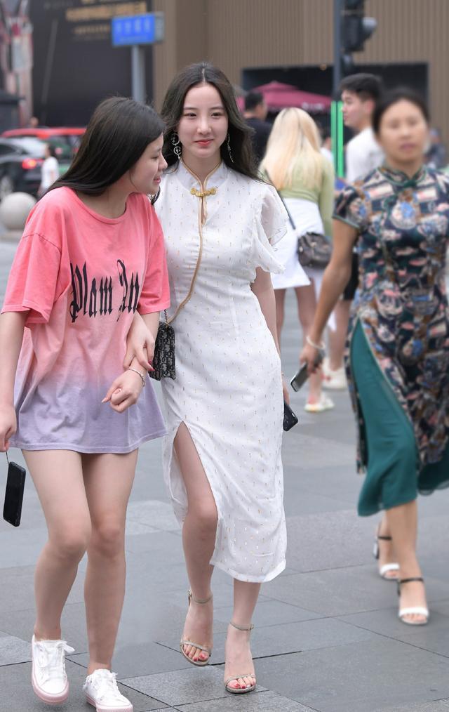 穿搭不用学闺蜜,选择适合自己的装扮,才能让造型更具时尚美感