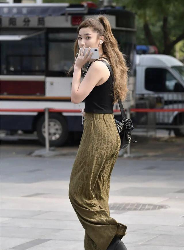 穿搭 40岁“熟女”的穿搭选择，稳重大于潮流，照着穿准不会错！