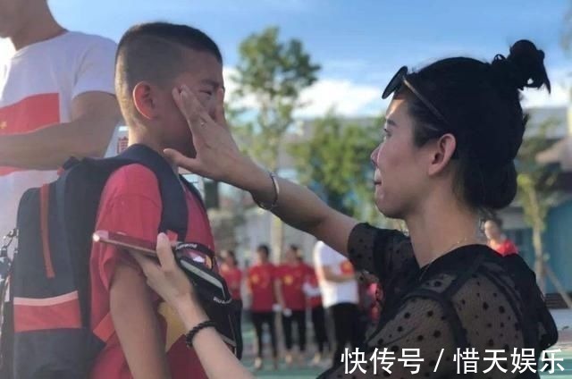 家长|资深幼儿园园长坦言:第一天上学不哭的孩子,多来自这3种家庭