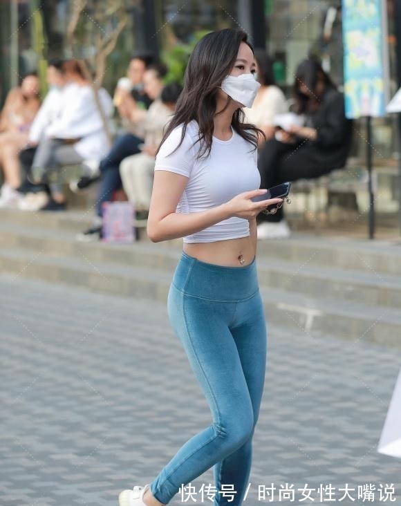 运动鞋 罕见的孔雀蓝健美裤,和短袖衬衫一起,穿着洋气美!