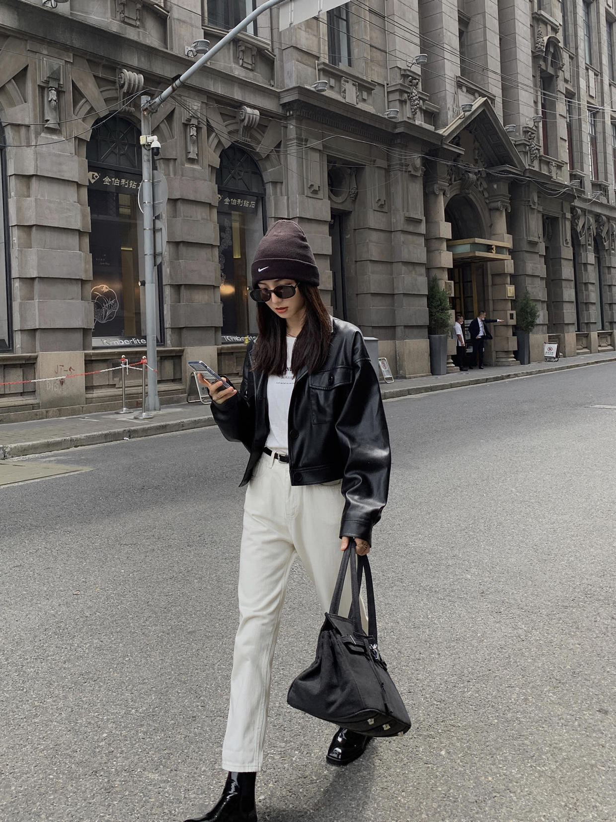 拜拜肉|冬天穿腻了臃肿的羽绒服,不妨试试皮衣吧,酷炫潇洒又百搭