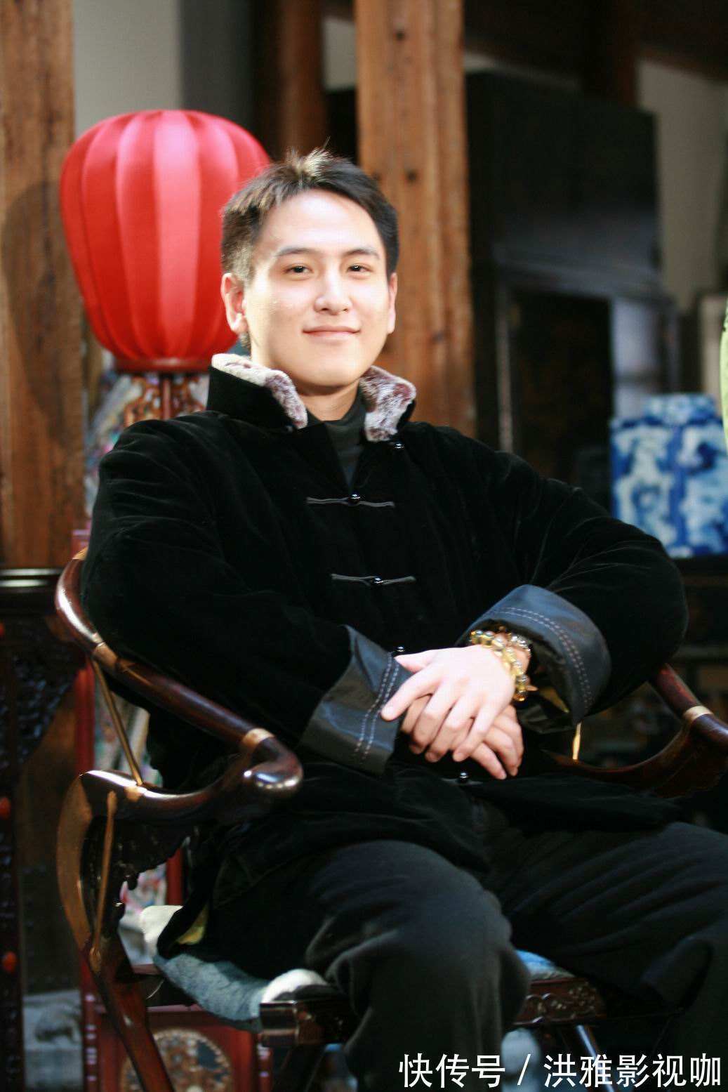 汤珈铖|父亲去世前为他留下5幢楼,如今一套房值1.6亿,一共有1千多套房