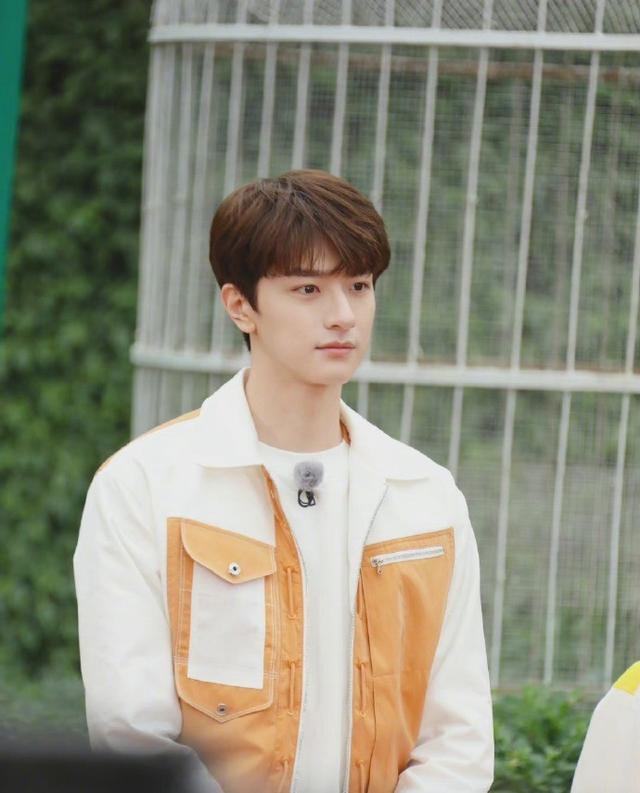 新《跑男》7个人海报官宣!从C位看端倪本季由他出任队长