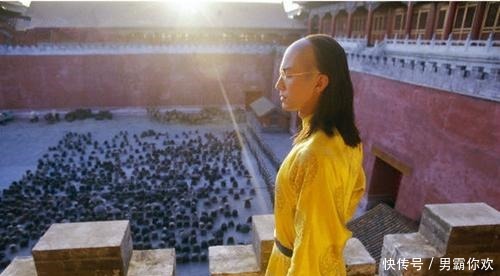 别闹|溥仪出狱后,去看望老太监,太监大喊3个字,溥仪脸红别闹了