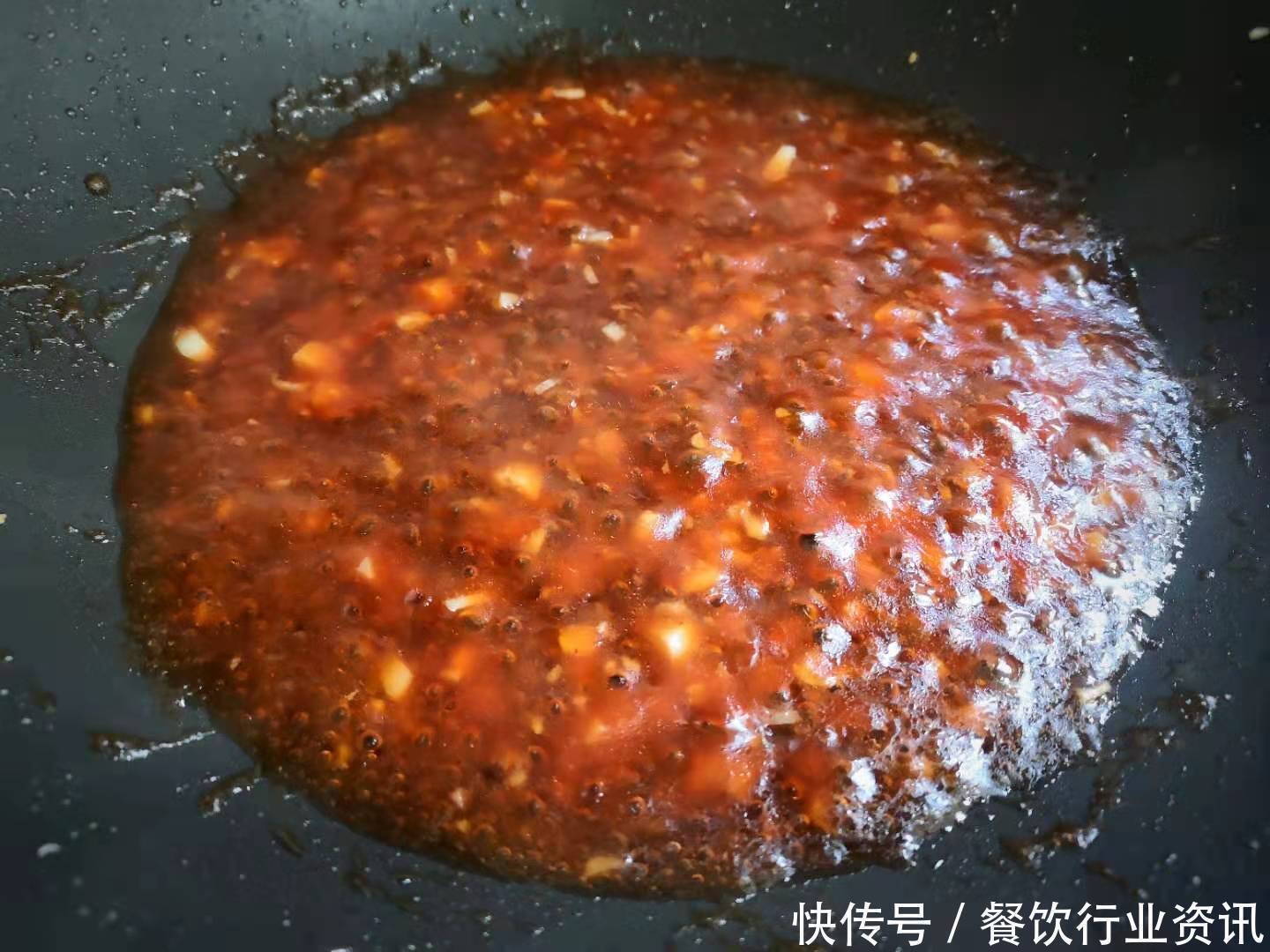  块钱|酱汁油豆腐，这菜我家隔几天做一回，2块钱炒一大盘，比肉还好吃