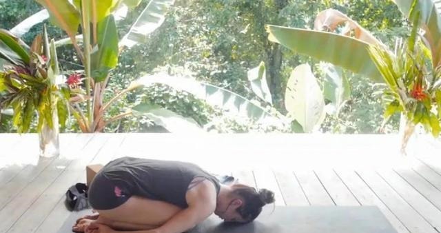 大腿|推荐8个瑜伽动作,专门针对大腿粗、柔韧性还特别差的人