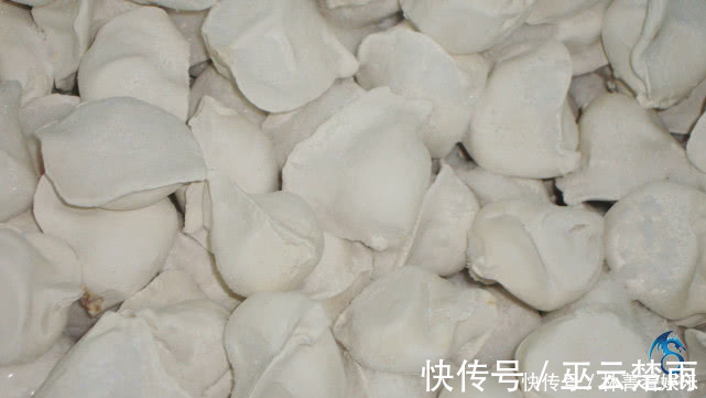 包好的饺子千万别直接放冰箱冷冻！教你一招，冻多久都不会坏