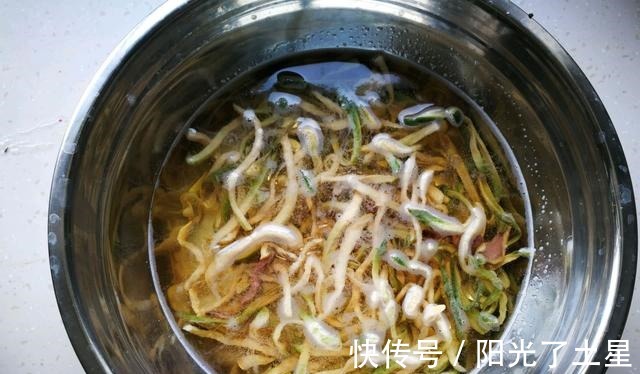 腊肉|8月吃什么这道家常菜占有一席之地,下酒下饭!