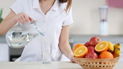 吃什么食物能降尿酸？六种食物不吃，六种食物