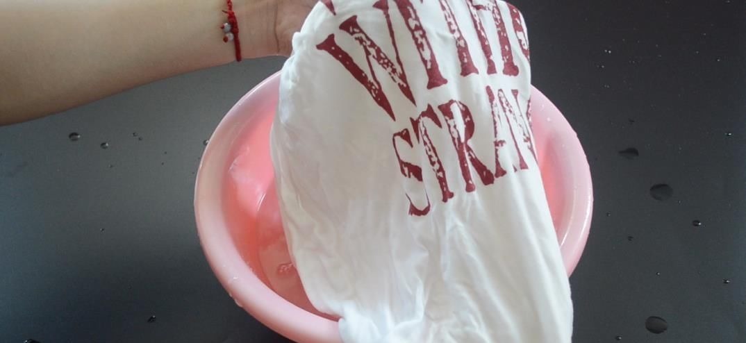 花露水倒进洗衣液里太实用了, 可惜很多人还不知道, 学会受用一生