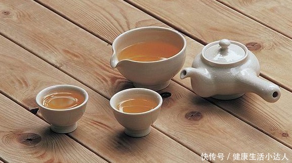 不吃早餐|晨起有4个坏习惯,毁肝没商量,身体4处有异常,最好去检查一下