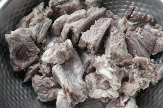 排骨一煮就会老原来第一步就错了,教你一招,做出美味鲜香排骨