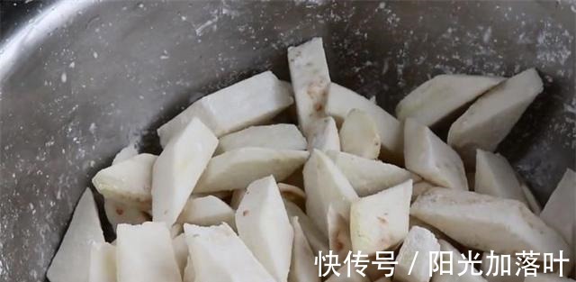 5毛钱1斤的茄子，这样做特别开胃下饭，比红烧茄子还好吃！