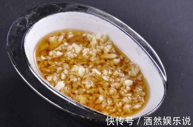 肠胃|大蒜和加它这样吃,养生效果会翻倍,养肝护胃,血脂也悄悄降下来