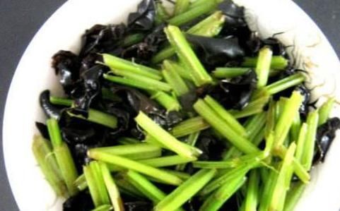 木耳和此物一起炒,等于“天然泻药”,清肠排宿便,赘肉不见