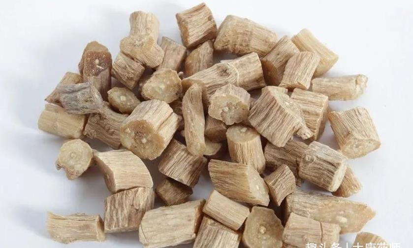 牛膝|老中医献方：一味药养膝盖，缓解僵、痛、冷，让你的膝盖能屈能伸