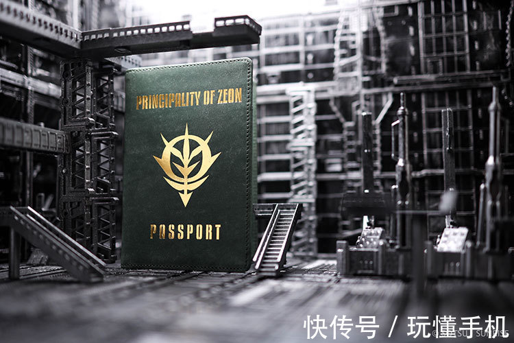 皮革 高达联名皮革产品:三大经典招牌机甲均亮相