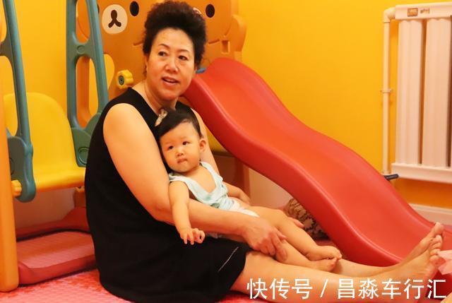 女儿|“生男生女”都一样?20年后差别就出来了,儿女双全的父母沉默了