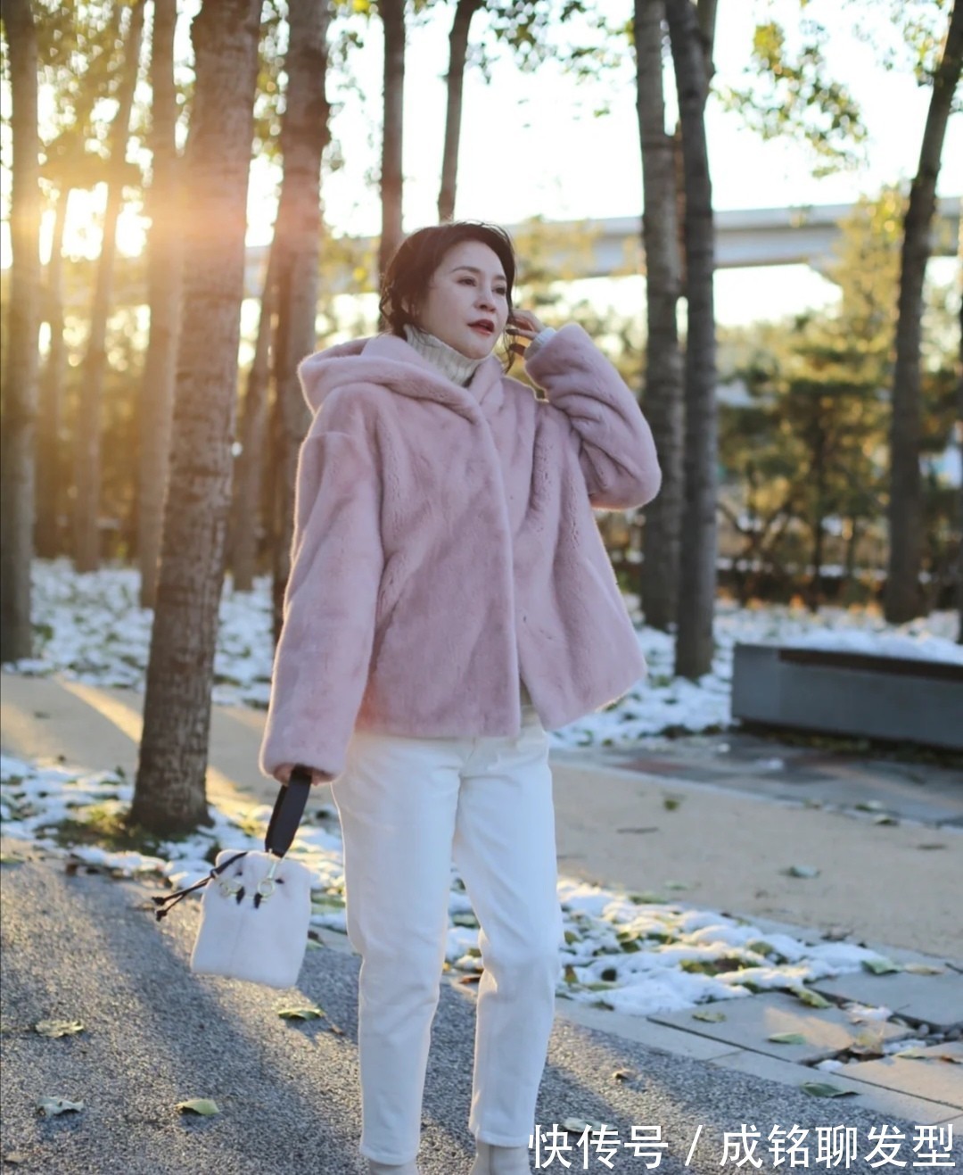 穿搭|既然已经老去,更要穿得高级,学学这几位阿姨的穿搭,时髦又减龄