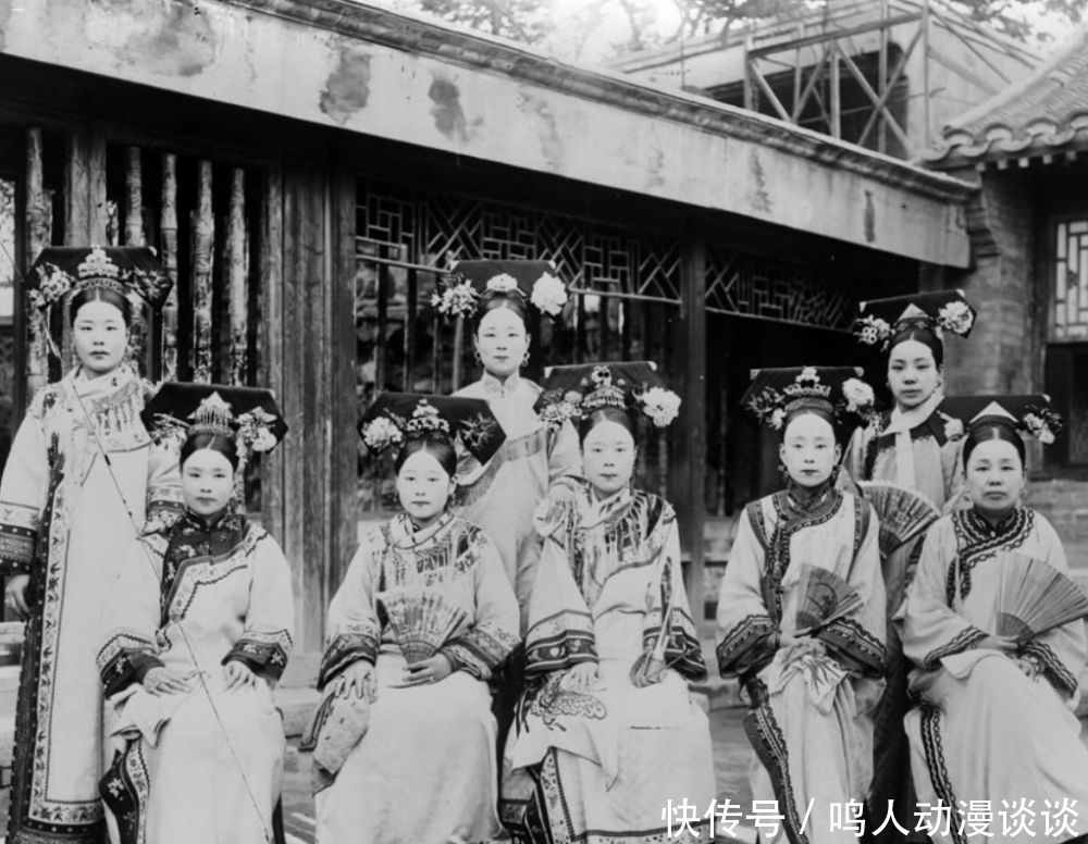惊艳|晚清老照片：美丽惊艳的八旗贵妇，神情哀伤的青楼女子！
