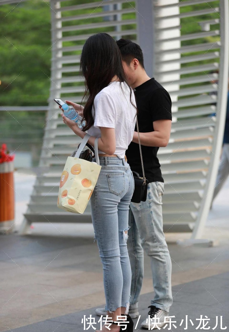 朋友们|谁家的“千金小姐”,加上精致的高跟鞋,这种美女估计真不好驾驭