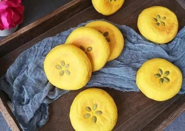 面团|自从学会它，再也不想买面包，平底锅就能做，暄软可口，越嚼越香