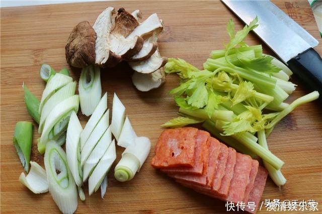 一个人的午餐，分享到朋友圈，留言无数，有人赞有人质疑