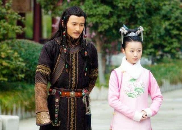 世袭|清朝除皇室外谁的后台最硬？他是首批三个世袭罔替的蒙古亲王之一