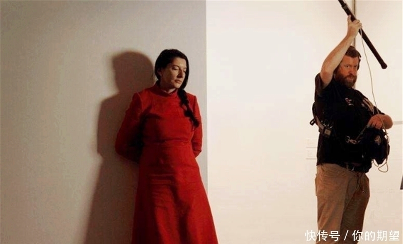 玛丽娜|残忍的人性她将全身麻醉6个小时,把决定权交给观众