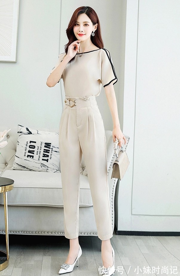 凸显|洋气的小脚裤，凸显大长腿，时尚女神范