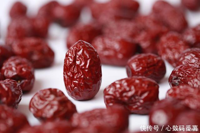 自然|经常凌晨三、四点自然醒?除了失眠,这4个诱因,麻烦正确对待