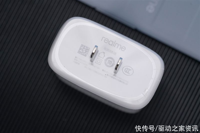 大师|realme真我GT大师探索版评测：2021旗舰质价比之王、有颜值还能打