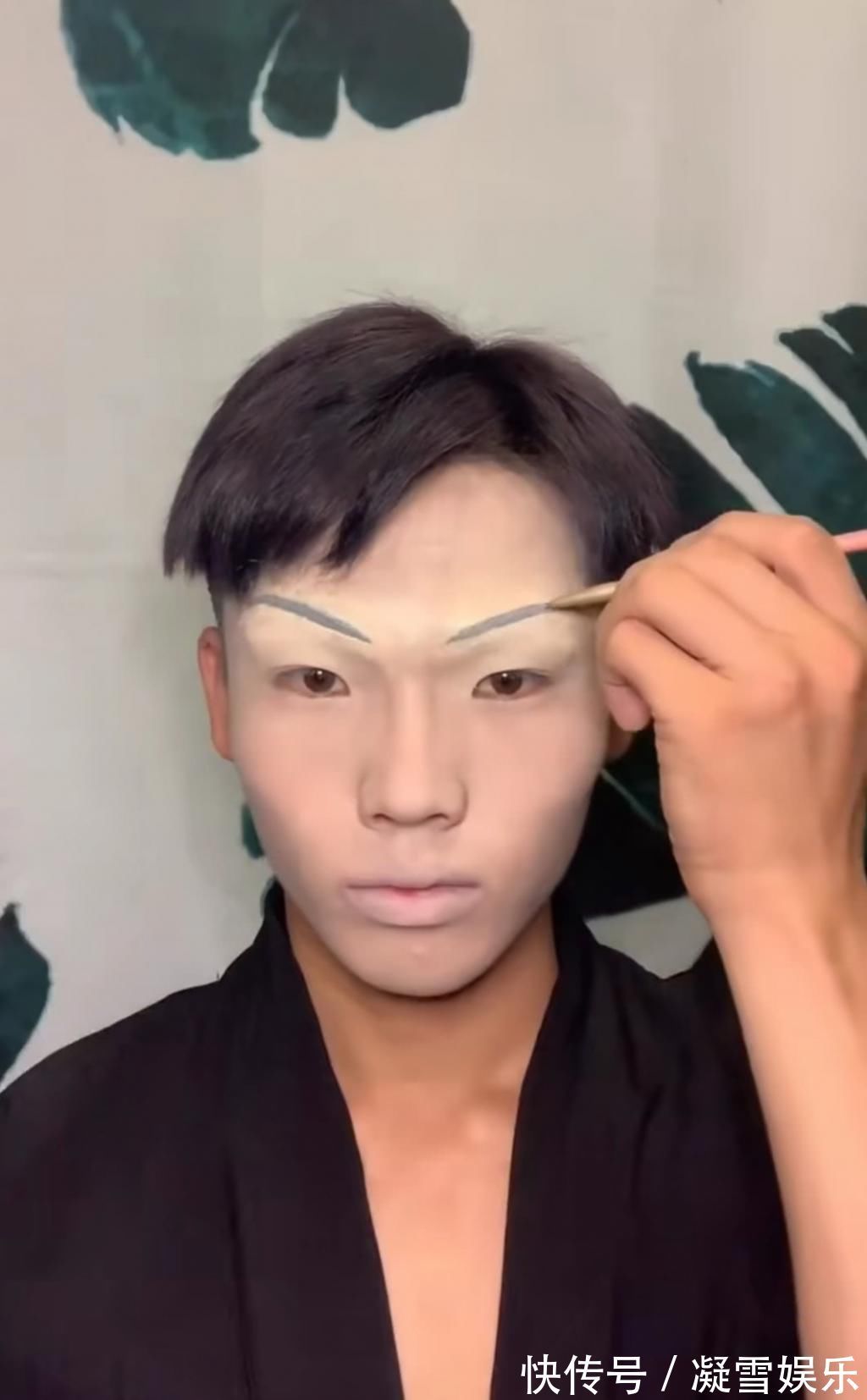 小帅|初中生仿妆“狐妖巴卫”,本以为在搞笑,成品一出非你不嫁