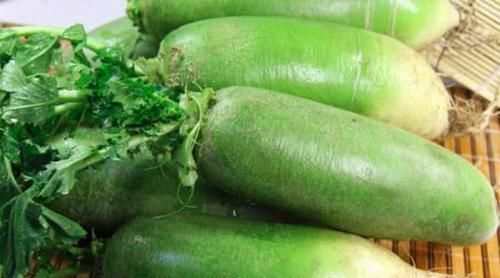 刻成|中国厨师秀刀功,将萝卜刻成玉米,米其林大厨:甘拜下风